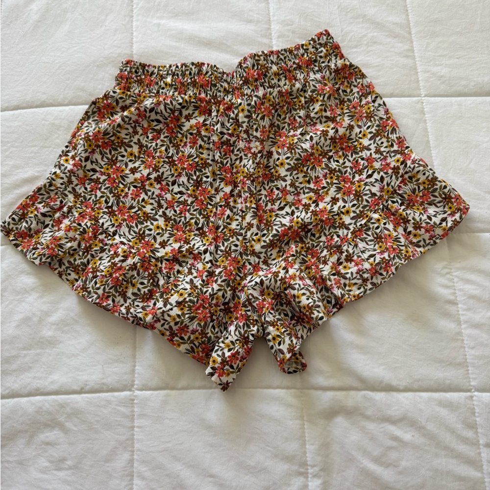 Floral Loose Fit Flowy Ruffle Shorts - Picture 3 of 5